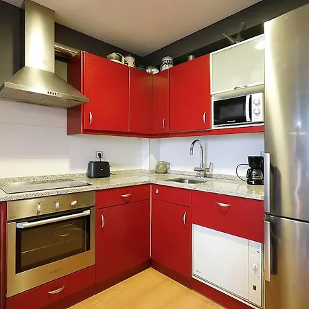 Bright 2 Bedrooms And 2 Bathrooms, Balcony And Views Апартаменти