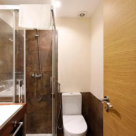 Bright 2 Bedrooms And 2 Bathrooms, Balcony And Views * Сан-Себастьян