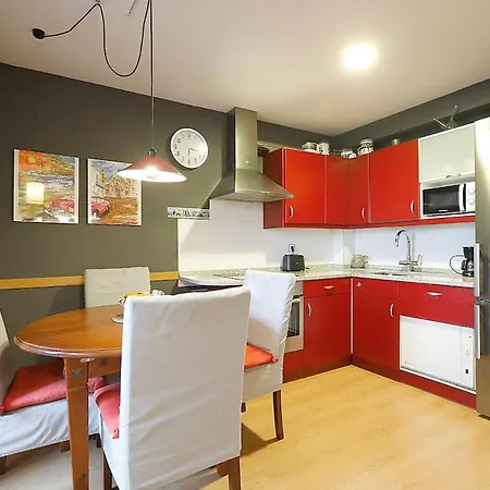 Bright 2 Bedrooms And 2 Bathrooms, Balcony And Views アパート